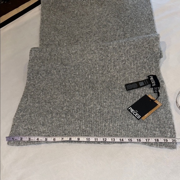 Pieces Cashmere Wool Blend Wrap Scarf Heathered Gray Knit Soft Feminine Cozy - Picture 4 of 9